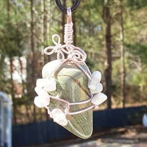SOLD Green Jasper & Howlite Crystals Pendant Necklace